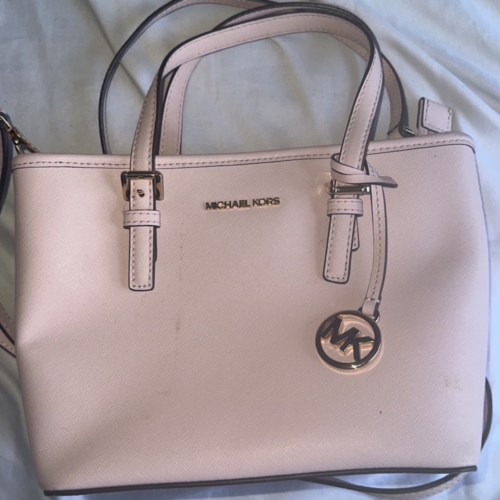 Micheal Kors Baby Pink Crossbody Purse